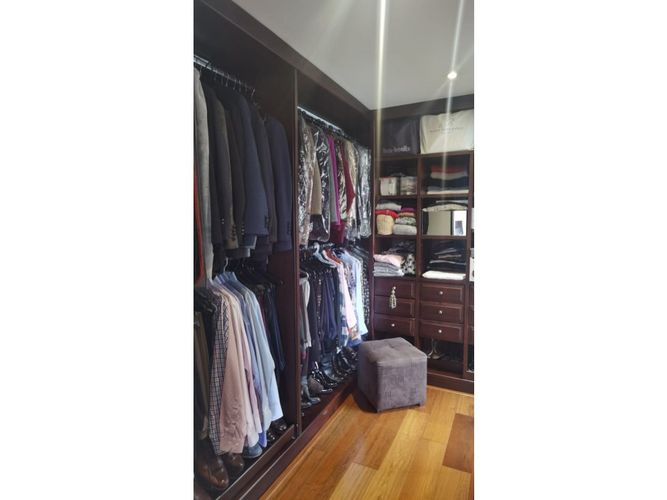 Apartamento de 3 alcobas en venta en Los Rosales, Bogotá, 210 m² · foto 18 de 24