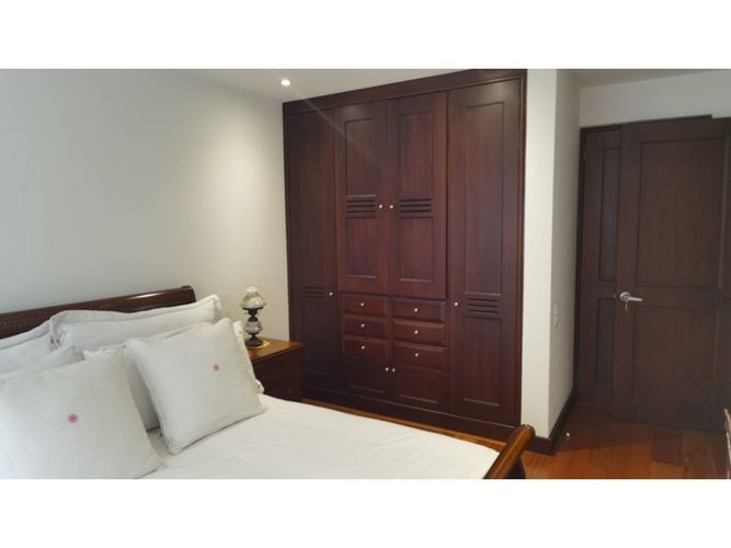 Apartamento de 3 alcobas en venta en Los Rosales, Bogotá, 210 m² · foto 19 de 24