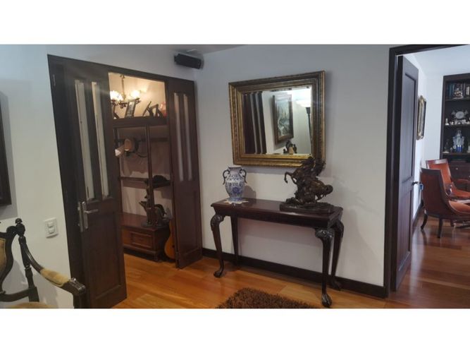 Apartamento de 3 alcobas en venta en Los Rosales, Bogotá, 210 m² · foto 24 de 24