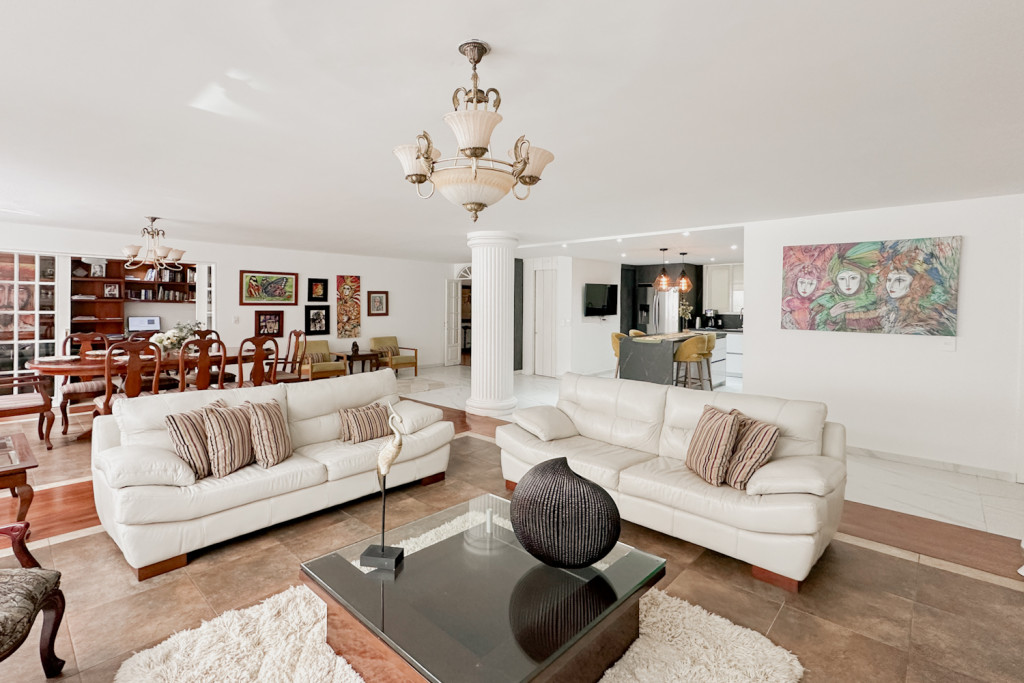Apartamento en venta en Chico, Bogotá · foto 2 de 23