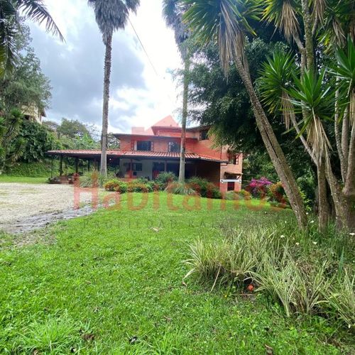 Casa de 9 alcobas en arriendo en Rionegro · foto 2 de 24