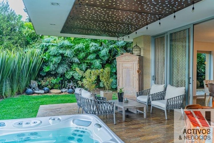 Casa de 4 alcobas en venta en Los Balsos, Medellín, 1510 m² · foto 9 de 24