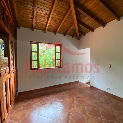 Casa de 9 alcobas en arriendo en Rionegro · foto 7 de 24