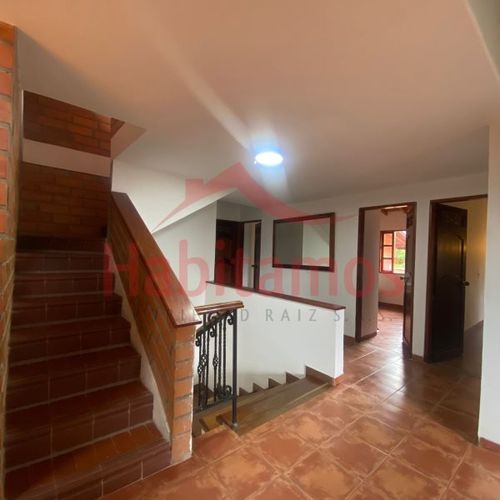 Casa de 9 alcobas en arriendo en Rionegro · foto 9 de 24