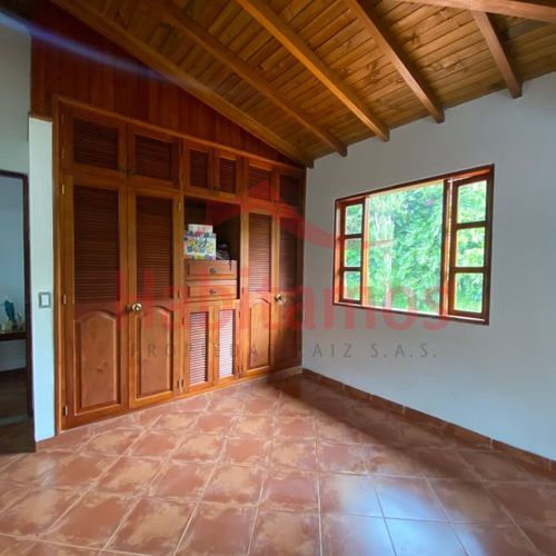 Casa de 9 alcobas en arriendo en Rionegro · foto 12 de 24
