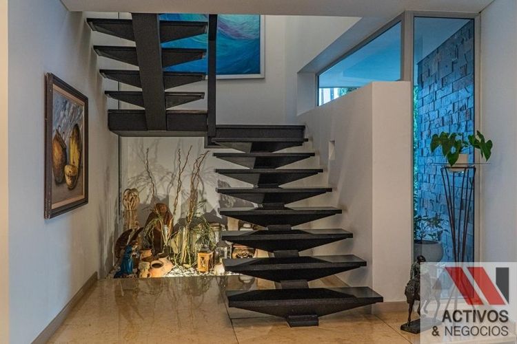 Casa de 4 alcobas en venta en Los Balsos, Medellín, 1510 m² · foto 15 de 24
