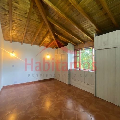 Casa de 9 alcobas en arriendo en Rionegro · foto 16 de 24