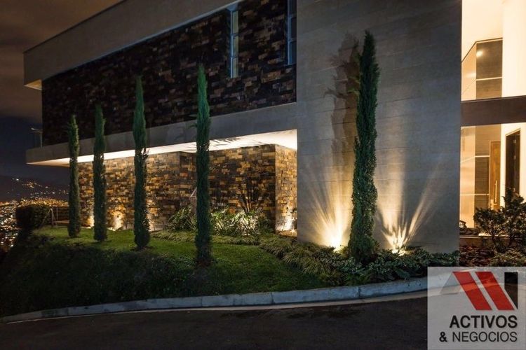 Casa de 4 alcobas en venta en Los Balsos, Medellín, 1510 m² · foto 21 de 24