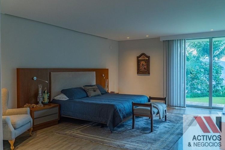 Casa de 4 alcobas en venta en Los Balsos, Medellín, 1510 m² · foto 22 de 24
