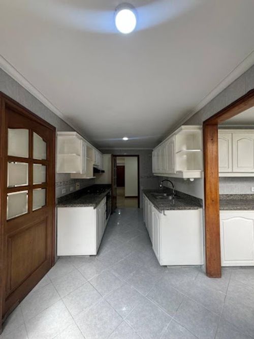 Apartamento de 4 alcobas en arriendo en Simesa, Medellín, 192 m² · foto 2 de 22