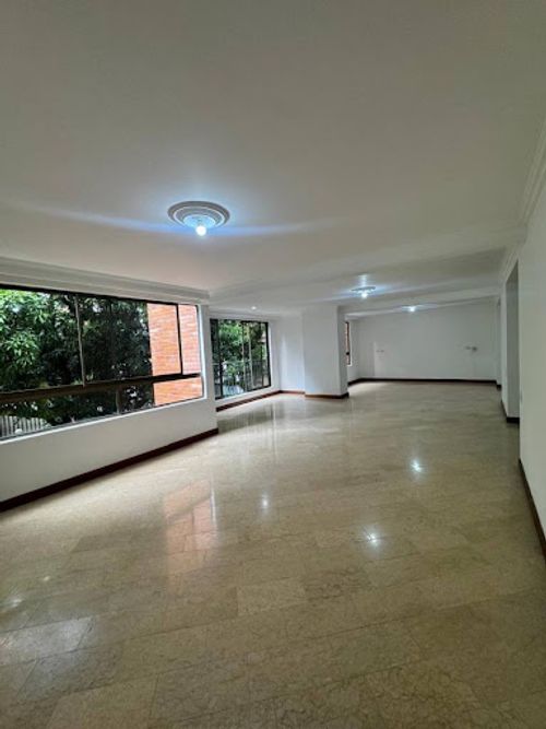 Apartamento de 4 alcobas en arriendo en Simesa, Medellín, 192 m² · foto 9 de 22
