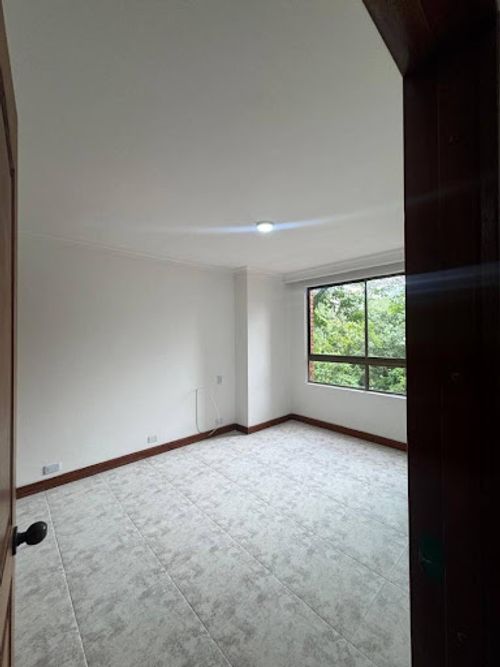 Apartamento de 4 alcobas en arriendo en Simesa, Medellín, 192 m² · foto 11 de 22