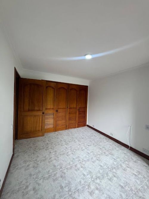 Apartamento de 4 alcobas en arriendo en Simesa, Medellín, 192 m² · foto 16 de 22