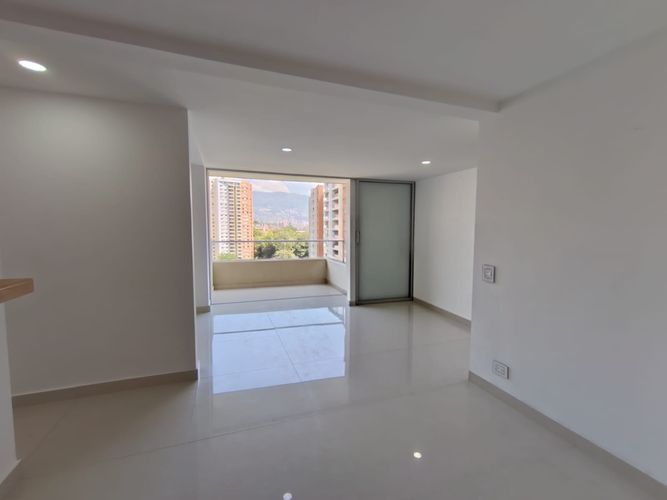 Apartamento de 2 alcobas en arriendo en Belén, Medellín, 90 m² · foto 4 de 20
