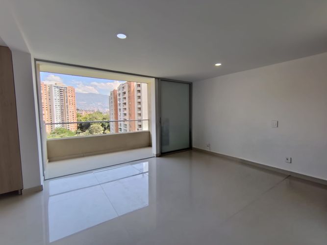 Apartamento de 2 alcobas en arriendo en Belén, Medellín, 90 m² · foto 5 de 20