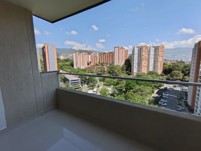 Apartamento de 2 alcobas en arriendo en Belén, Medellín, 90 m² · foto 9 de 20