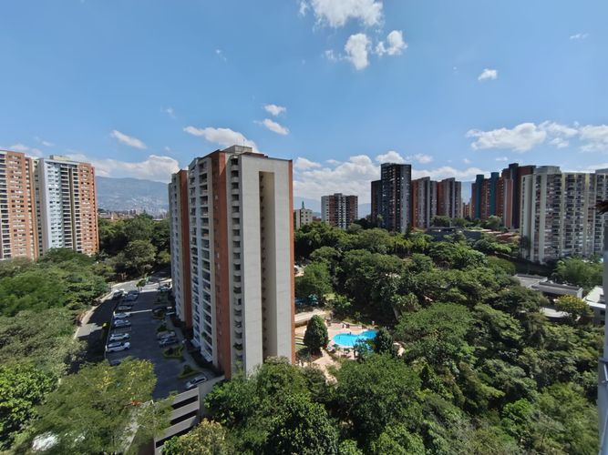 Apartamento de 2 alcobas en arriendo en Belén, Medellín, 90 m² · foto 11 de 20