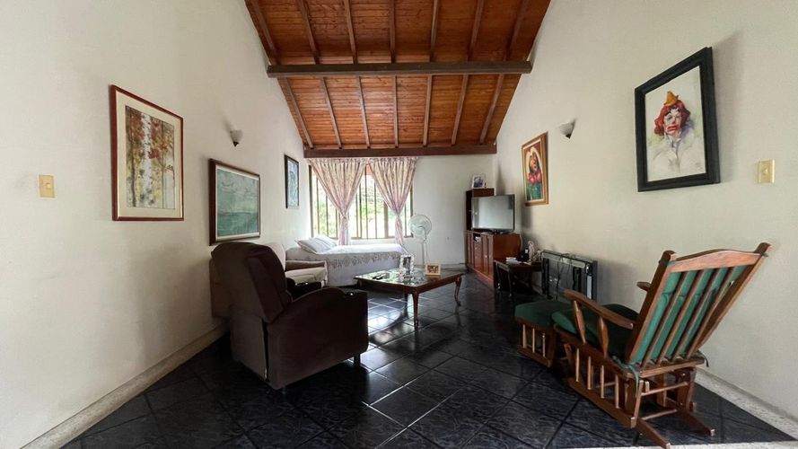Casa de 5 alcobas en venta en Terrazas De Menzuli, Piedecuesta, 600 m² · foto 10 de 24