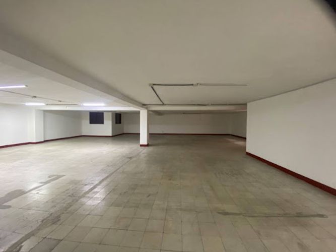 Bodega en arriendo en Caribe, Medellín, 530 m² · foto 3 de 12