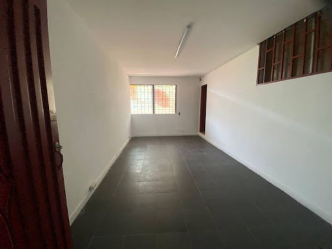 Bodega en arriendo en Caribe, Medellín, 530 m² · foto 8 de 12