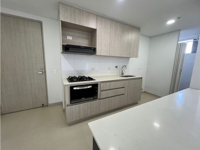 Apartamento de 3 alcobas en arriendo en Escobero, Medellín, 80 m² · foto 2 de 24