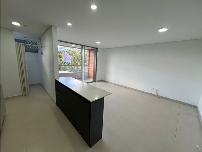 Apartamento de 3 alcobas en arriendo en Escobero, Medellín, 80 m² · foto 3 de 24