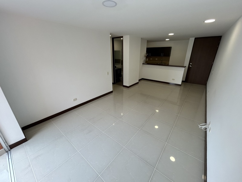 Apartamento en arriendo en Loma Del Esmeraldal, Envigado · foto 3 de 24