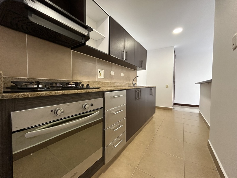 Apartamento en arriendo en Loma Del Esmeraldal, Envigado · foto 7 de 24