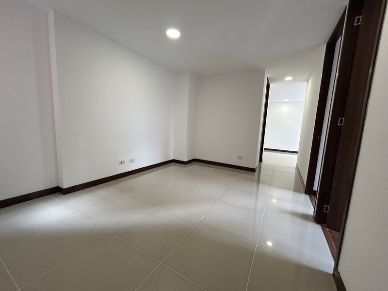 Apartamento en arriendo en Loma Del Esmeraldal, Envigado · foto 11 de 24