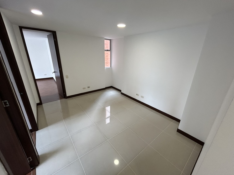 Apartamento en arriendo en Loma Del Esmeraldal, Envigado · foto 12 de 24