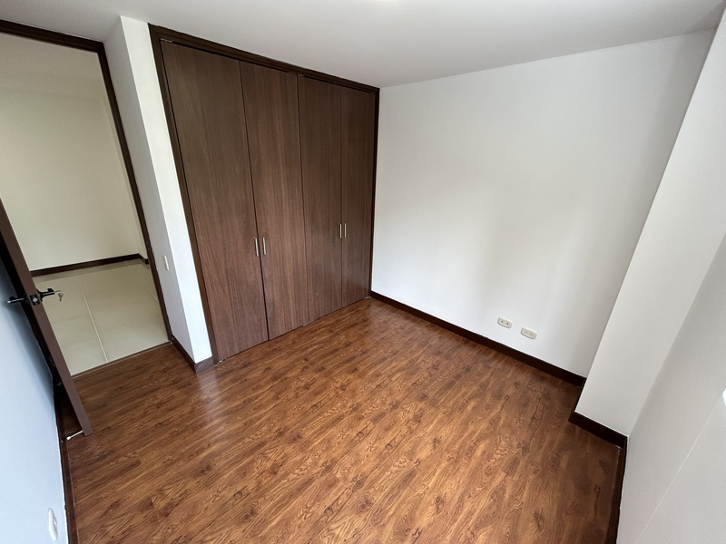 Apartamento en arriendo en Loma Del Esmeraldal, Envigado · foto 14 de 24