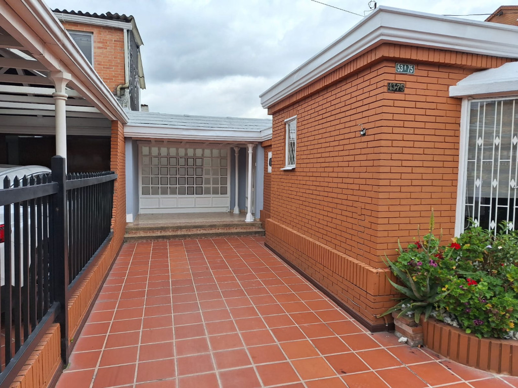 Casa en venta en El Batán, Bogotá · foto 3 de 24