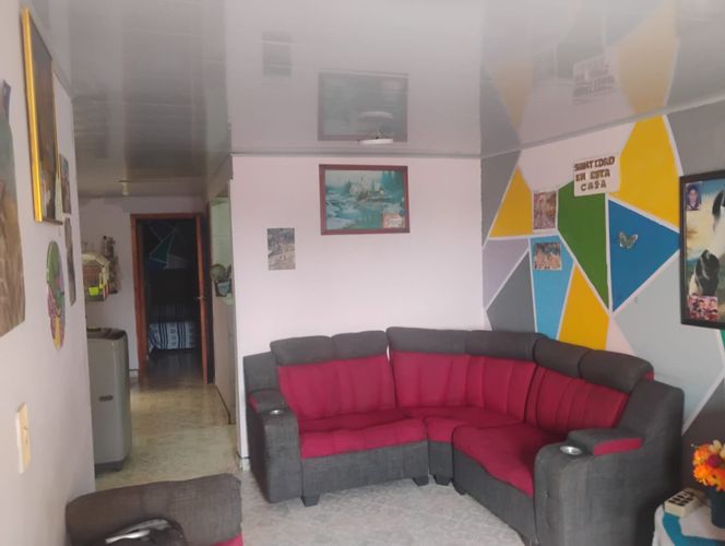 Casa de 7 alcobas en venta en El Porvenir Et I, Mosquera, 168 m² · foto 3 de 8