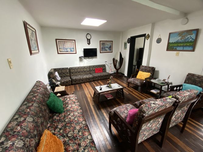 Casa de 4 alcobas en venta en Claret, Bogotá, 580 m² · foto 9 de 20