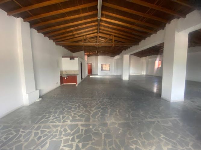 Bodega en arriendo en Caribe, Medellín, 270 m² · foto 3 de 6
