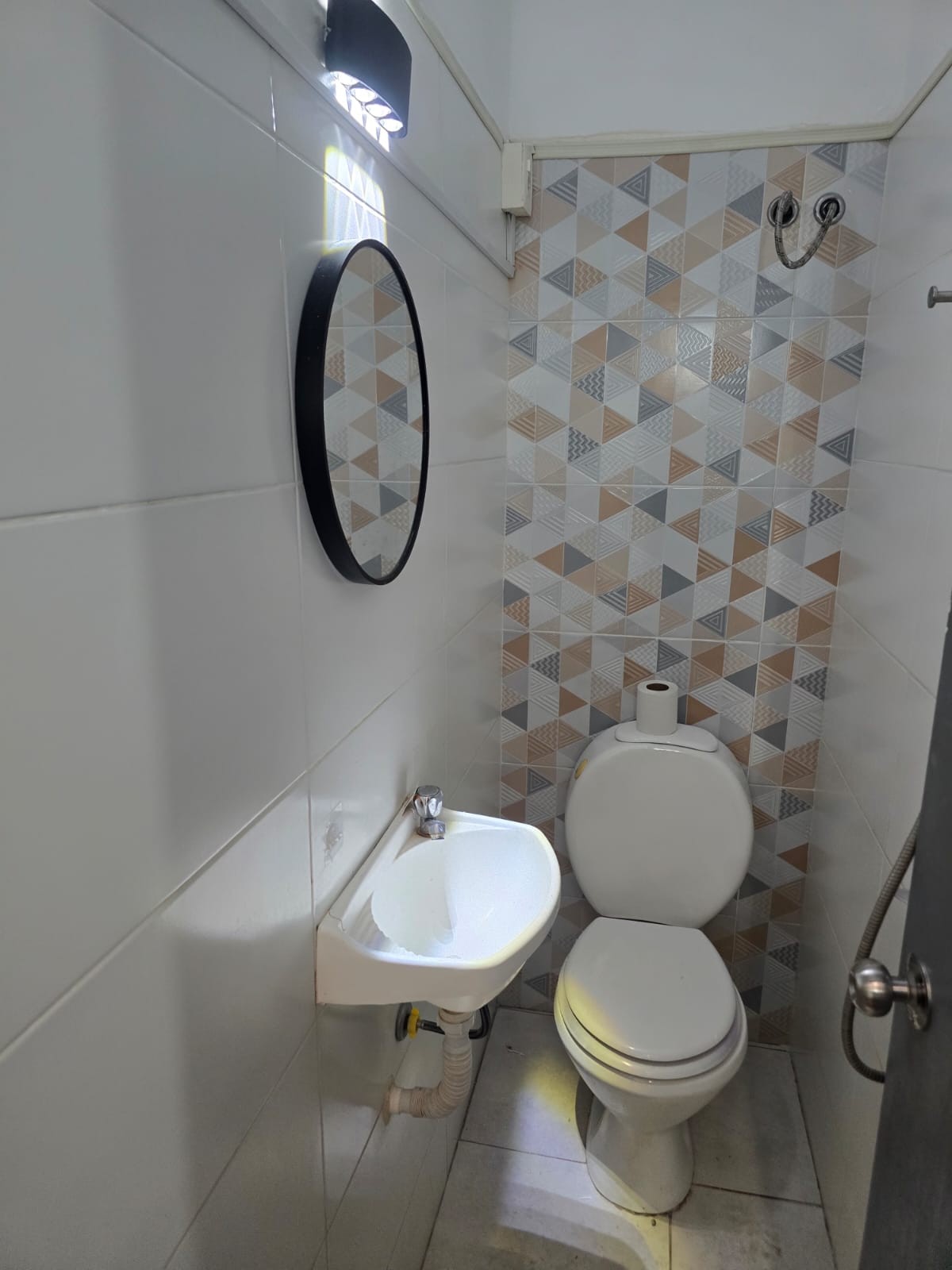 Alquiler Apartamento 2 Dormitorios en Av. Burgues Próx. Bv. Artigas · Foto 6
