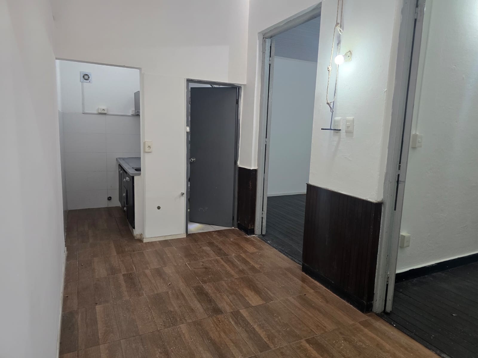 Alquiler Apartamento 2 Dormitorios en Av. Burgues Próx. Bv. Artigas · Foto 1
