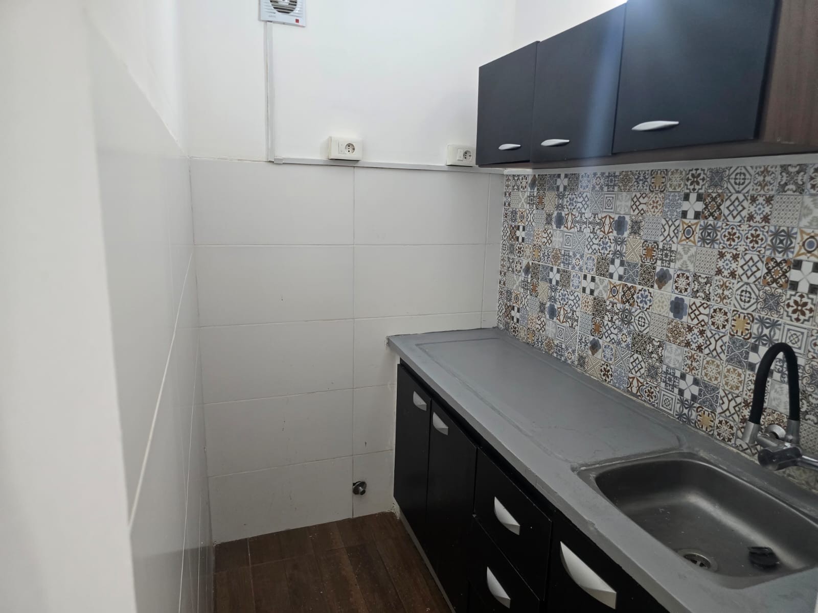 Alquiler Apartamento 2 Dormitorios en Av. Burgues Próx. Bv. Artigas · Foto 3