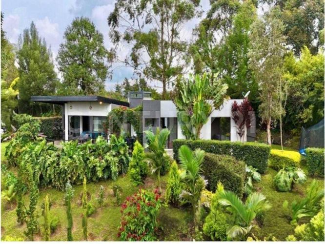 Casa de 3 alcobas en venta en La Macarena, Rionegro, 245 m² · foto 3 de 11