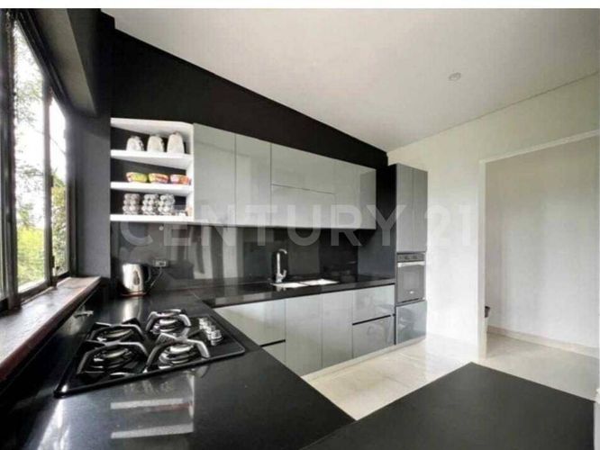 Casa de 3 alcobas en venta en La Macarena, Rionegro, 245 m² · foto 5 de 11