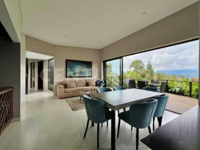 Casa de 3 alcobas en venta en La Macarena, Rionegro, 245 m² · foto 6 de 11