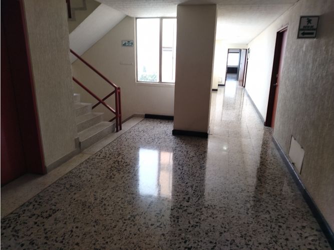 Oficina en arriendo en Granada, Cali, 126 m² · foto 2 de 14