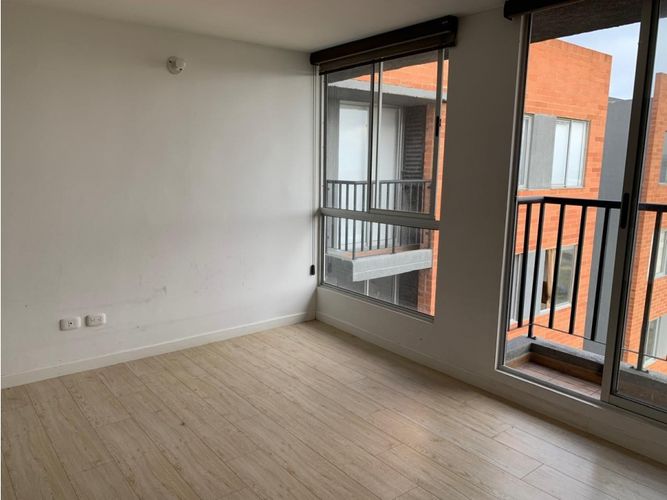 Apartamento de 3 alcobas en venta en La Prosperidad, Madrid, 57 m² · foto 3 de 19