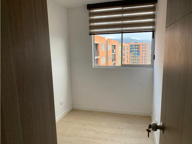 Apartamento de 3 alcobas en venta en La Prosperidad, Madrid, 57 m² · foto 11 de 19
