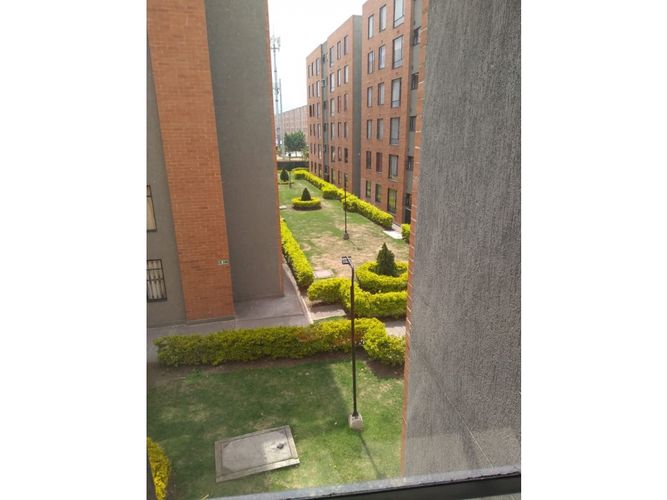 Apartamento de 2 alcobas en venta en Ciudad Verde, Soacha, 60 m² · foto 2 de 18