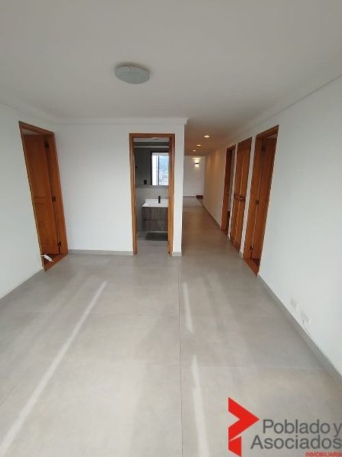 Apartamento de 3 alcobas en arriendo en El Diamante No. 2, Medellín, 170 m² · foto 9 de 24