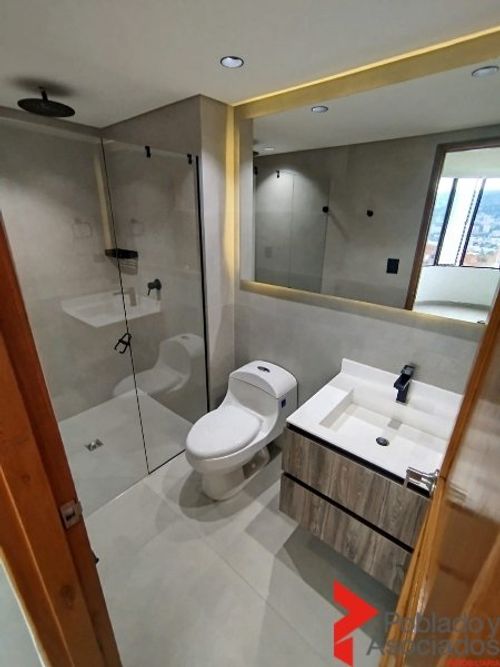Apartamento de 3 alcobas en arriendo en El Diamante No. 2, Medellín, 170 m² · foto 20 de 24