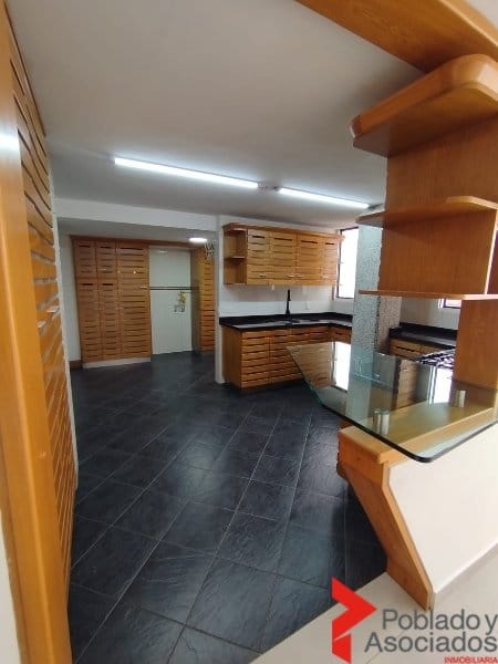 Apartamento en venta en El Poblado, Medellín · foto 2 de 24