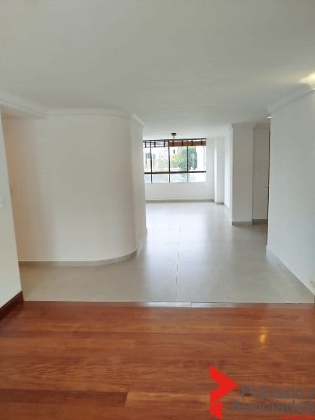 Apartamento en venta en El Poblado, Medellín · foto 7 de 24