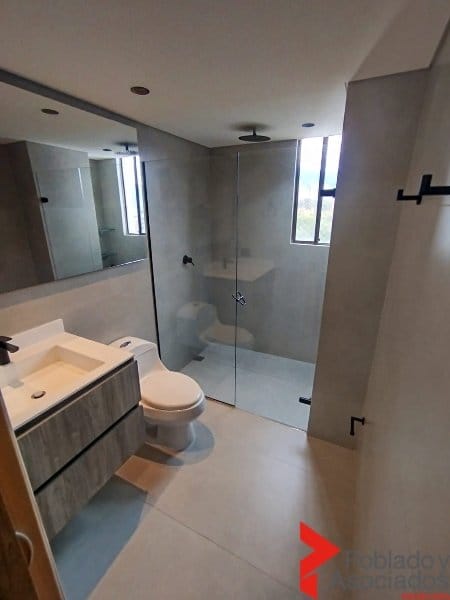 Apartamento en venta en El Poblado, Medellín · foto 10 de 24